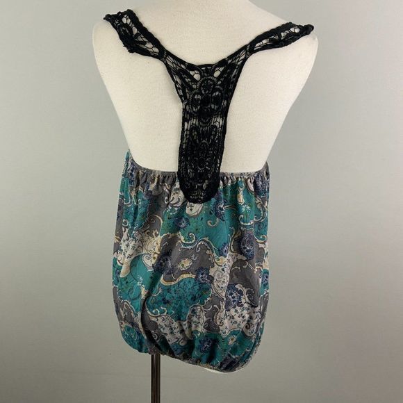 BUTTON Muilt-Colour Tank‎ Top with Crochet Detail - Picture 5 of 8